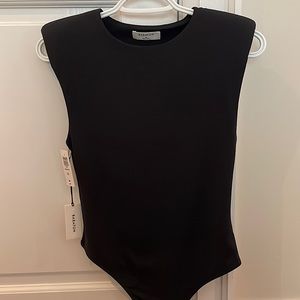 Aritzia Babaton Contour Black Bodysuit with shoulder pad. Size M. NWT